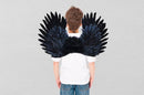 Alas de ángel de hadas de plumas para niños de 3 a 8 años con tamaño de Halo gratis 24x16 pulgadas disfraces de Halloween para niños niñas niños negro rojo blanco - SACASUSA