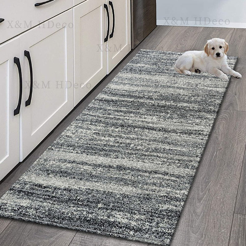 Elegante alfombra pasillera en gris: Antideslizante, versátil para pasillos, cocina, lavandería - Duradera, 100% poliéster con diseño desgastado - SACASUSA